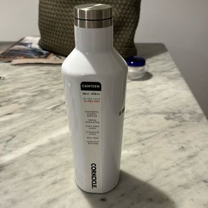 NWT Corkcicle 16oz canteen white